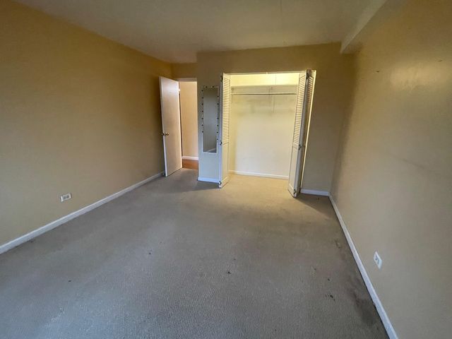 3235 S Manor Drive 104, Lansing, IL 60438