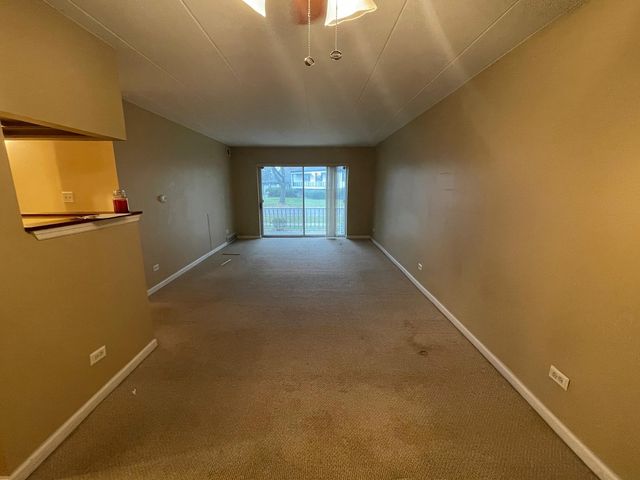 3235 S Manor Drive 104, Lansing, IL 60438