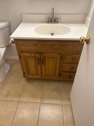 3235 S Manor Drive 104, Lansing, IL 60438