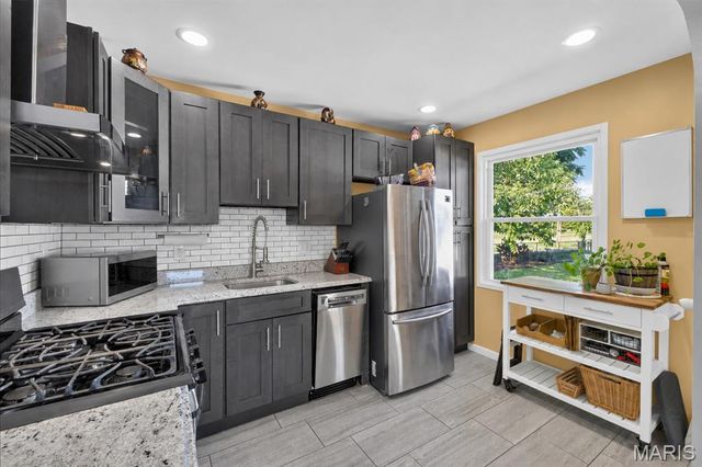1178 Margaret Lane, St Louis, MO 63132