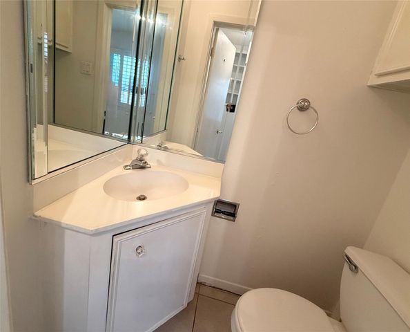 5611 Portal Drive, Houston, TX 77096