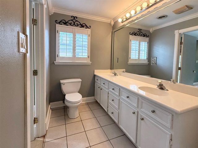 5611 Portal Drive, Houston, TX 77096