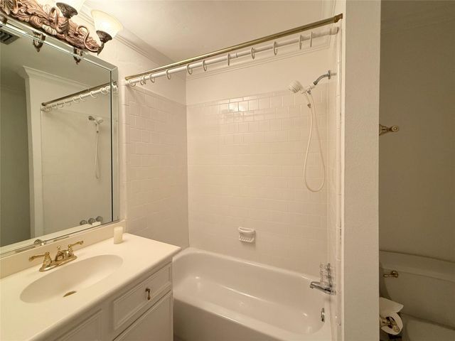 5611 Portal Drive, Houston, TX 77096