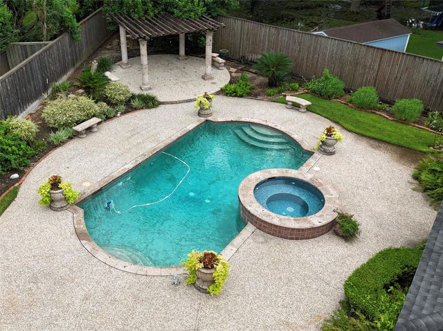 5611 Portal Drive, Houston, TX 77096