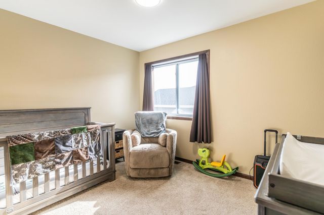 6762 69th Avenue S, Horace, ND 58047