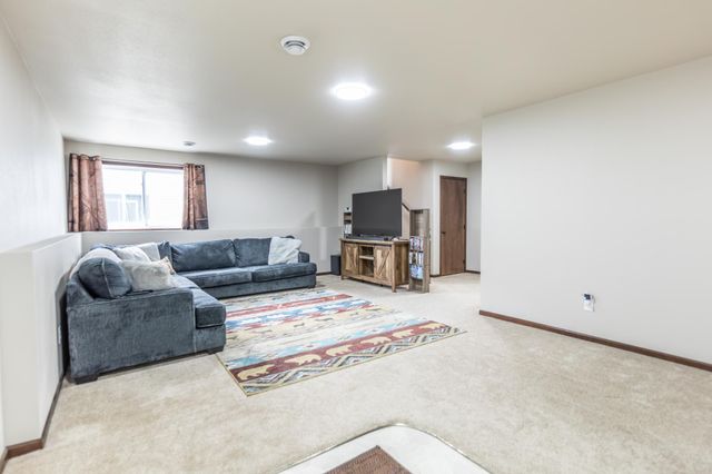 6762 69th Avenue S, Horace, ND 58047