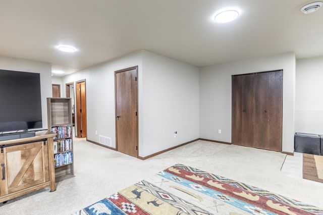 6762 69th Avenue S, Horace, ND 58047