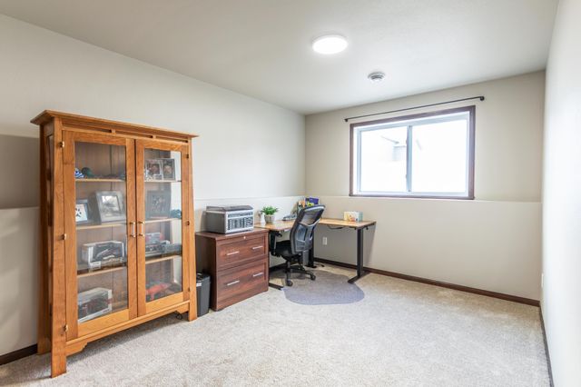 6762 69th Avenue S, Horace, ND 58047