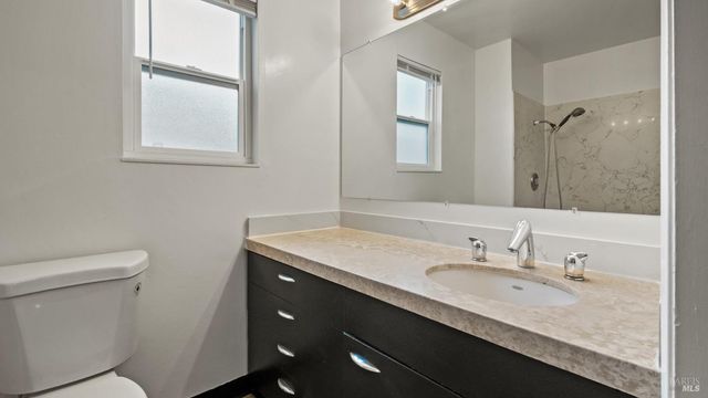 128 Lassen Cir, Vacaville, CA 95687