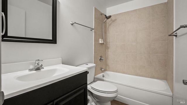 128 Lassen Cir, Vacaville, CA 95687