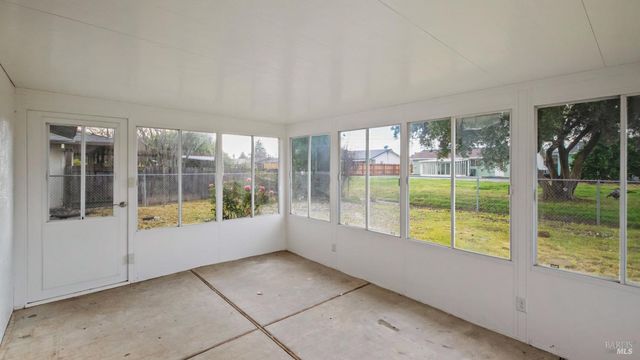 128 Lassen Cir, Vacaville, CA 95687