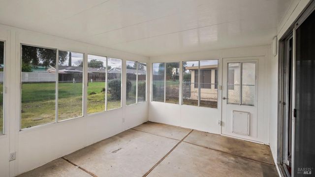 128 Lassen Cir, Vacaville, CA 95687