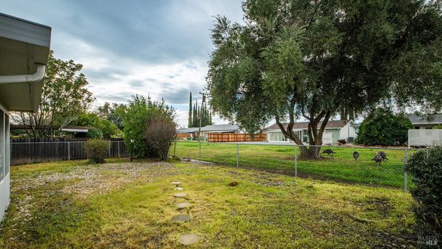 128 Lassen Cir, Vacaville, CA 95687