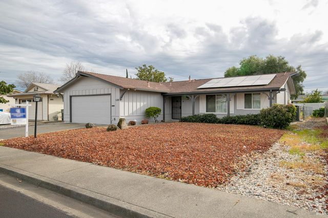 128 Lassen Cir, Vacaville, CA 95687