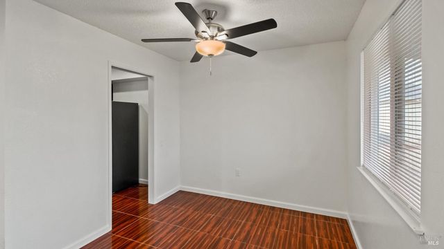 128 Lassen Cir, Vacaville, CA 95687