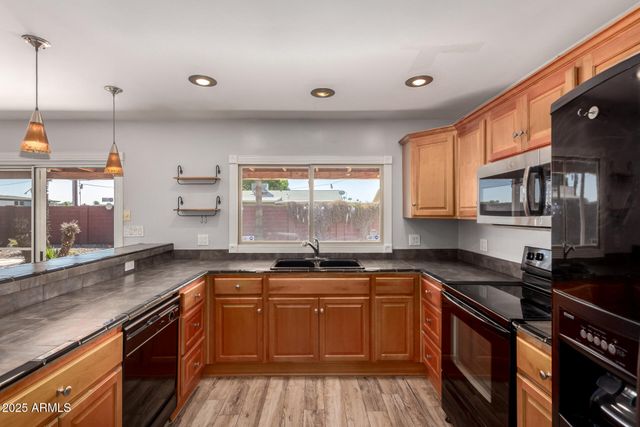 307 W SANTA CRUZ Drive, Tempe, AZ 85282