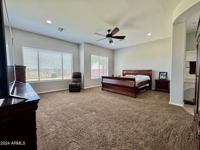 4905 W MAGELLAN Drive, New River, AZ 85087