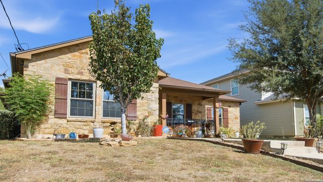 744 Crestview, Floresville, TX 78114