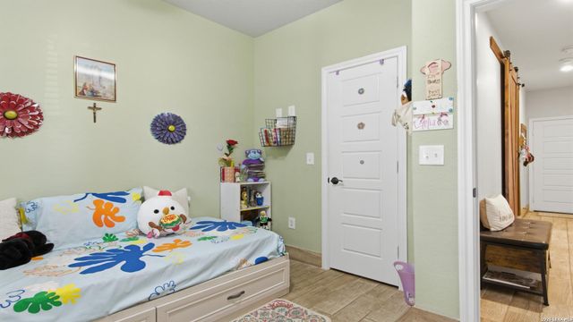 744 Crestview, Floresville, TX 78114