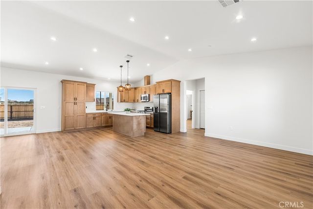 21860 Bancroft Drive, California City, CA 93505