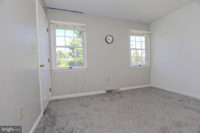 1017 CRYSTAL CREEK DR, Mechanicsburg, PA 17050