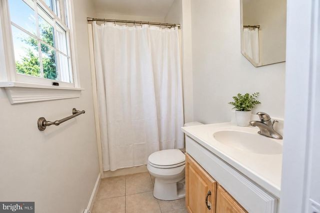 1017 CRYSTAL CREEK DR, Mechanicsburg, PA 17050