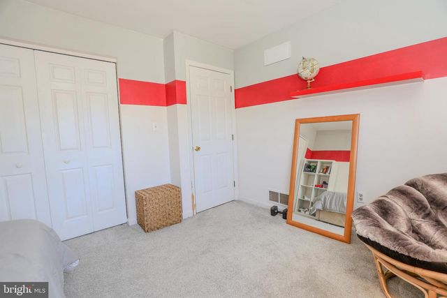 1017 CRYSTAL CREEK DR, Mechanicsburg, PA 17050