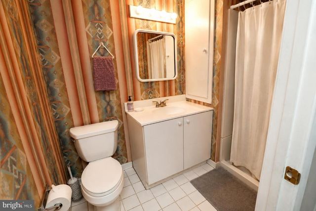 1017 CRYSTAL CREEK DR, Mechanicsburg, PA 17050