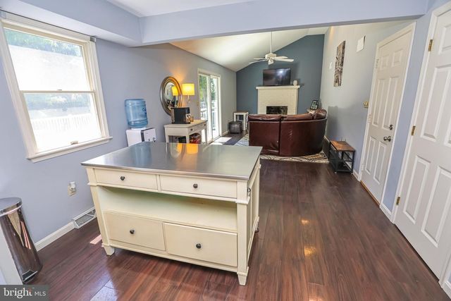 1017 CRYSTAL CREEK DR, Mechanicsburg, PA 17050