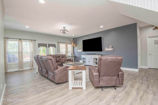 138 Lakeside Drive, Kingston, TN 37763