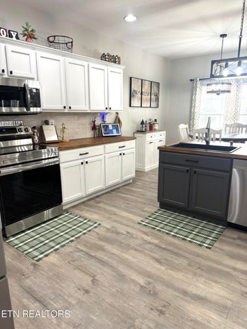 138 Lakeside Drive, Kingston, TN 37763