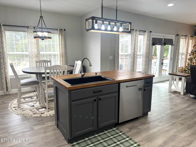 138 Lakeside Drive, Kingston, TN 37763