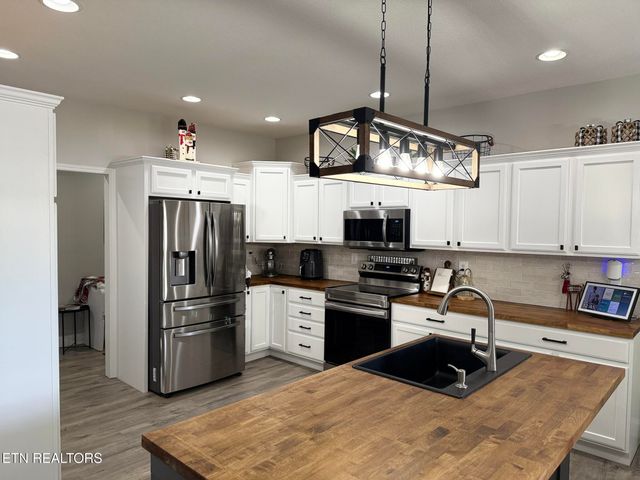 138 Lakeside Drive, Kingston, TN 37763