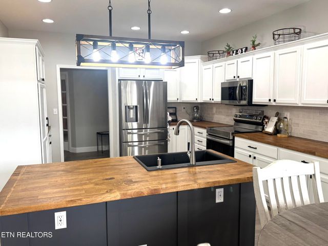 138 Lakeside Drive, Kingston, TN 37763