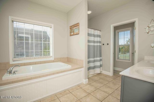 138 Lakeside Drive, Kingston, TN 37763