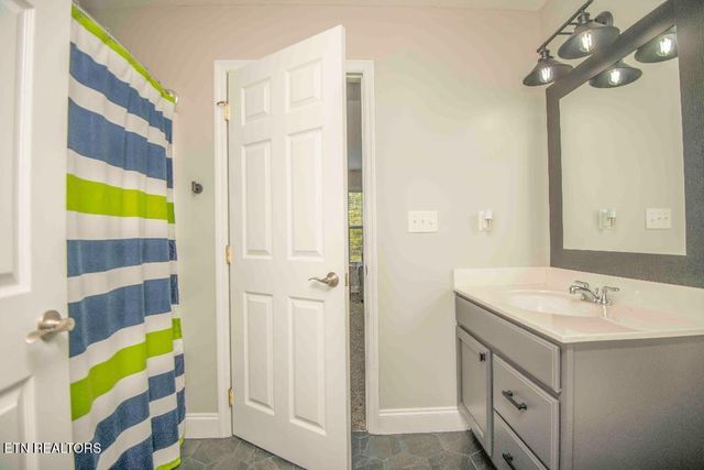 138 Lakeside Drive, Kingston, TN 37763