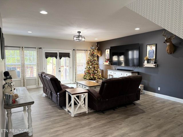 138 Lakeside Drive, Kingston, TN 37763