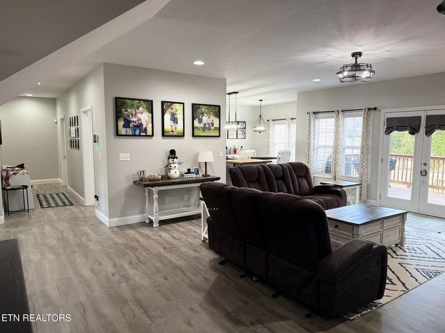 138 Lakeside Drive, Kingston, TN 37763