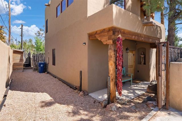 505 Juniper Drive B, Santa Fe, NM 87501