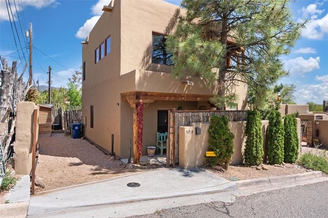 505 Juniper Drive B, Santa Fe, NM 87501