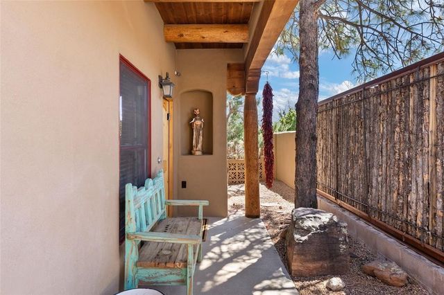 505 Juniper Drive B, Santa Fe, NM 87501