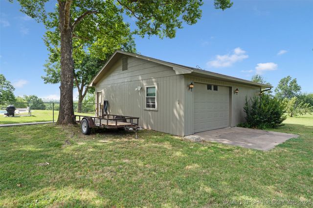 1561 E Country Club Drive, Vinita, OK 74301
