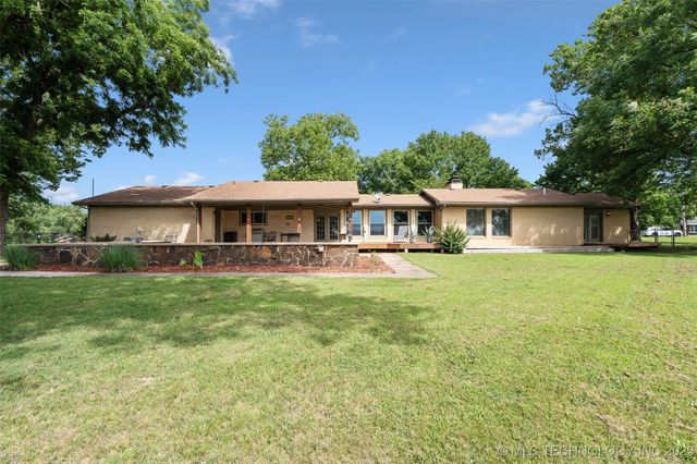 1561 E Country Club Drive, Vinita, OK 74301