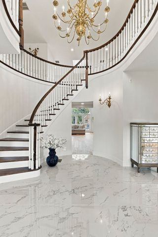 2 Hampton Court, Lynnfield, MA 01940
