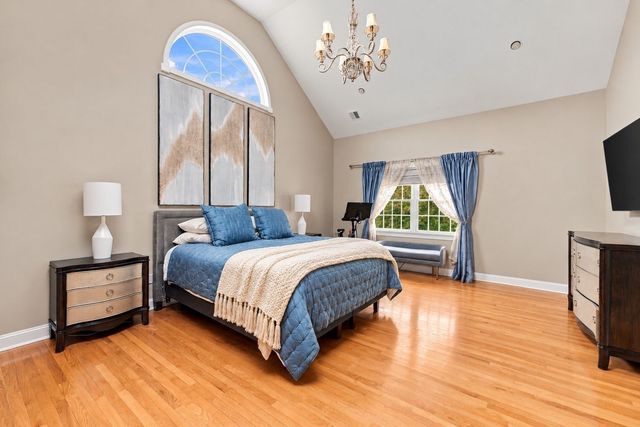 2 Hampton Court, Lynnfield, MA 01940
