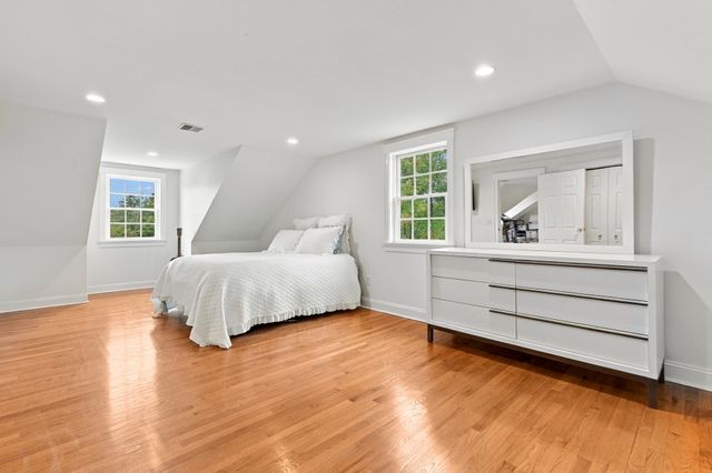 2 Hampton Court, Lynnfield, MA 01940