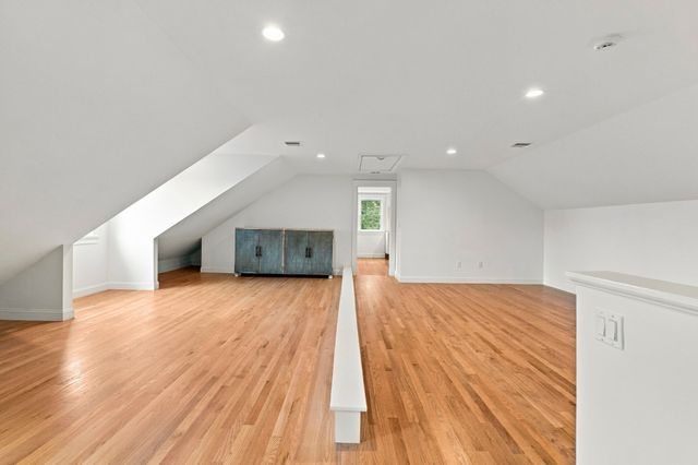 2 Hampton Court, Lynnfield, MA 01940