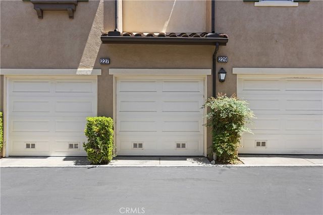 229 Dewdrop, Irvine, CA 92603