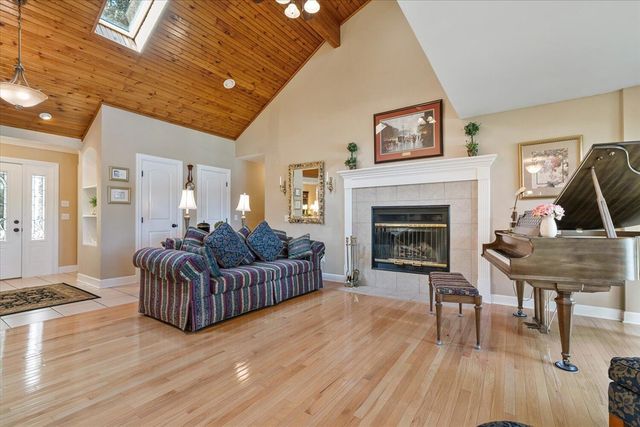 7414 Field Bay Avenue, Kalamazoo, MI 49009