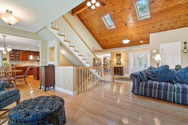 7414 Field Bay Avenue, Kalamazoo, MI 49009